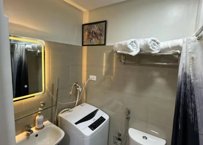 Shore 2 Homes Near Moa * マニラ市